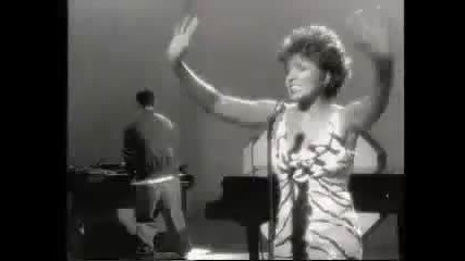 Dame Shirley Bassey with Propellerheads - History Repeating ( C превод на български )