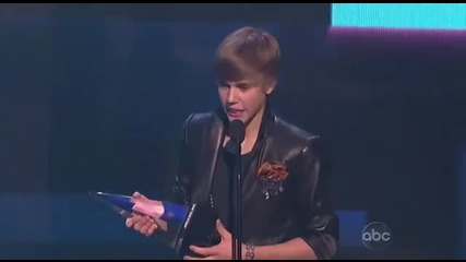 Justin Bieber спечели награда за най - добър изпълнител на Американските Музикални Награди за 2010 