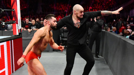 Finn Bálor vs. Baron Corbin & Drew McIntyre - 1-on-2 Handicap Match: raw, Nov. 26, 2018