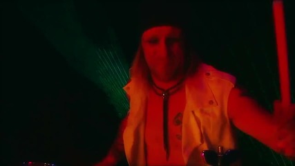 Glitzy Glow - Strike The Right Note / Official Video