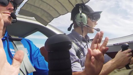 Момче с увреждане на зрението сбъдва мечтата си да лети със самолет