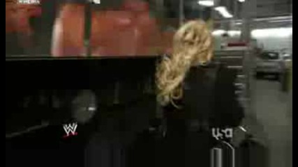 Kelly Kelly Leaves Raw