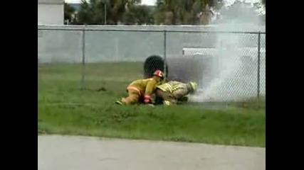 Пожарникари vs. Маркуч 