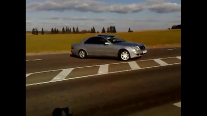 Suzuki Gsx - R 600 k9. Wheelies. burnout