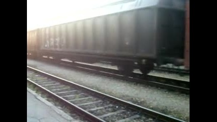 43 515 с товарен влак през гара Пловдив. 