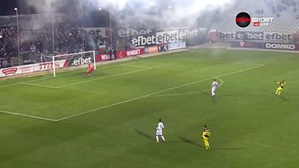 Ботев играе на гребена на вълната, Локо Пд е в криза