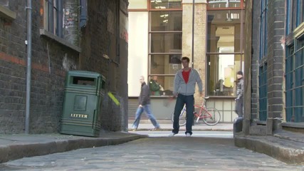 Анди Мъри показа умения по улиците на Лондон 