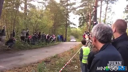 Добре че беше дървото :)