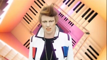 La Roux - Bulletproof ( Oфициално видeo )
