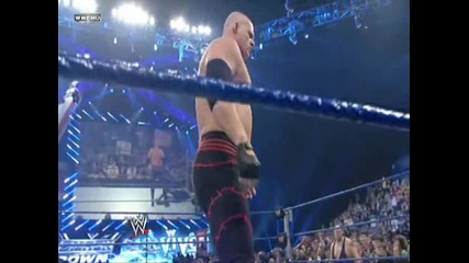 Кейн Спасява Гробаря Wwe smackdown [ 13.11.2009 ]