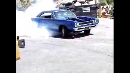 1969 Dodge Super Bee - Burnout