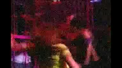 miley cyrus drop it low 