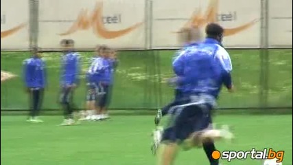 Sportal.bg - Видео Бг Футбол - Гонзо с маска като на Зоро.flv