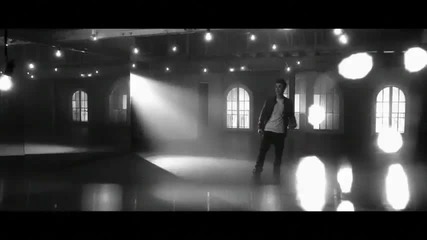 Justin Bieber - Fa la la ft. Boyz Ii Men ( Oficialno video )