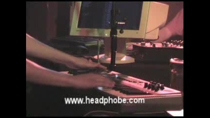laptop battle - headphobe - bristol 2006 
