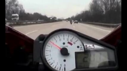 Bike Yamaha R1 vs Suzuki Gsx - R 1000 Street Racing Motorcycle 