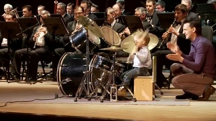 Lyonya Shilovsky - 3 Years(годишно) Old Russian Drummer Leads Orchestra of Adult Musicians