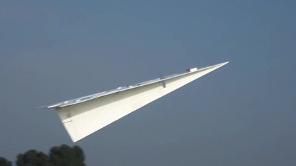 мечтата на всяко дете-най-голямото хартиено самолетче на света