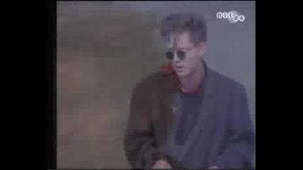 Kissing The Pink - Never Too Late
