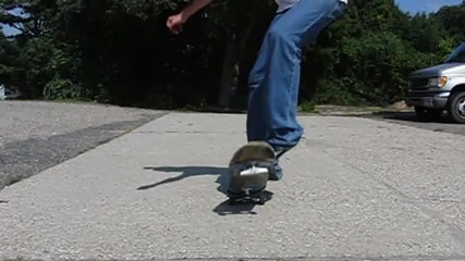Super Slow Motion Triple Kickflip (stationary)