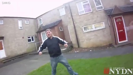 Британец напада полиция с нож