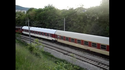 Бв 2654 пристига в Шумен с локомотив 44 062