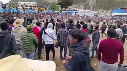 Единадесет човека бяха ранени на фестивал на коридата в Перу (ВИДЕО)