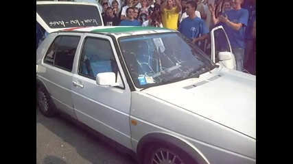 в този голф сигурно няма басс 