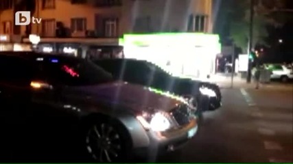 Пиян спира с полицейска палка коли в центъра на София