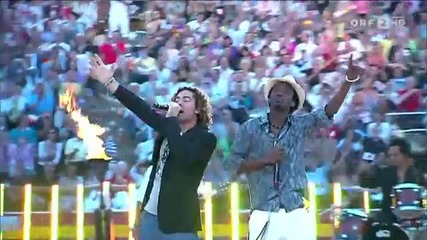 K naan ft. David Bisbal - Waving Flag (live ) 