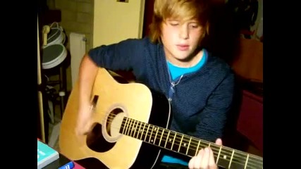 Момче пее One Less Lonely Girl на Justin Bieber 