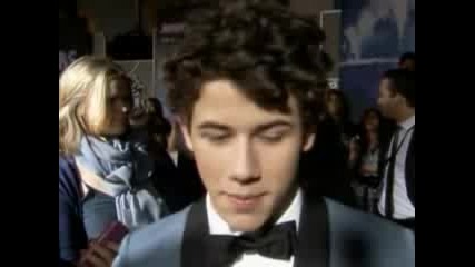 Jonas Brothers get fans screaming on red carpet in La
