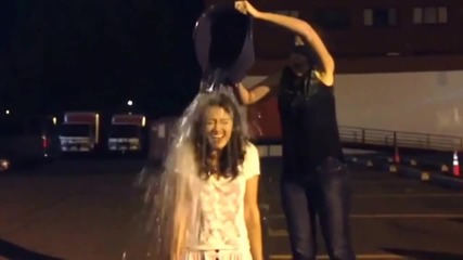 Amy Acker - Ice Bucket Challenge