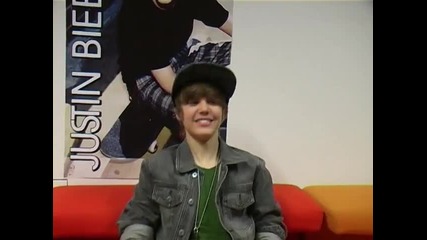 Justin Bieber Makes Faces