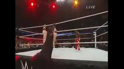 Kane нападна и унищожи Kofi Kingston веднага след началото на мача с Bo Dallas - Wwe Payback 2014