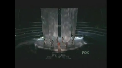 Rihanna - California King Bed - American Idol Live Performance ( ft. Nuno )