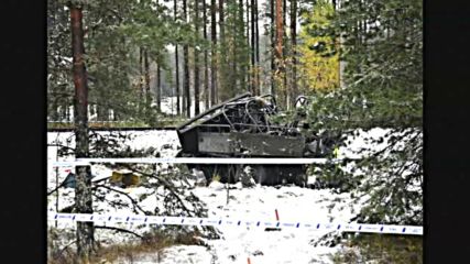Трима финландци загинаха при сблъсък на влак с БТР