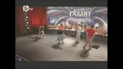 Момче танцуващо като робот и невероятни брейкъри. | България търси таланти 8/03/10 | 