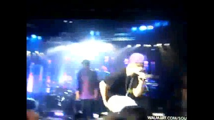 Justin Bieber live love me and Ollg