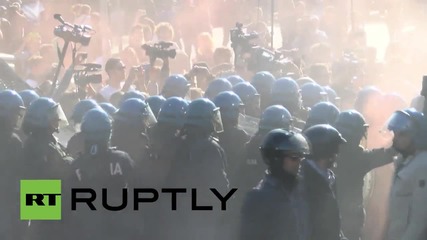 Italy: Clashes break out between leftists & police during anti-Lega Nord demo