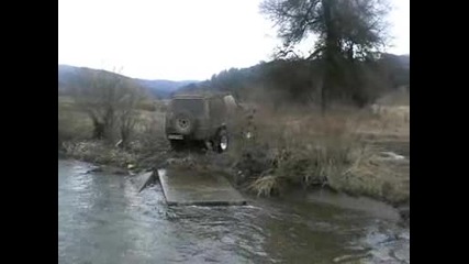 Daihatsu Rocky Preminava Reka 3
