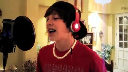 По - добър ли е от Джъстин Бийбър? 14 - годишно момче пее Never say never 