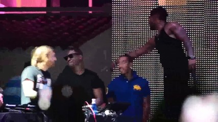 За първи път!! . . David Guetta feat. Usher - Without You ( Live At Ushuaia Ibiza 2011 )
