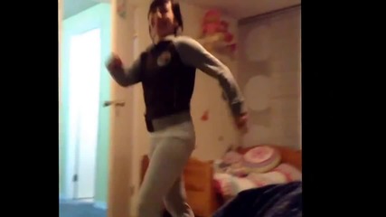 My Mom Dancing - www.uget.in