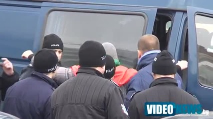 Арестуваха Петното и компания пред Парламента