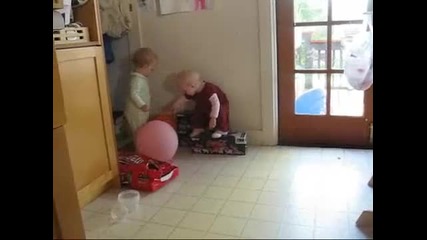 Бебешки спаринг с балони - тренировка