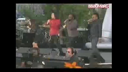 Black Eyed Peas - I Gotta Feeling Live At Oprah (09102009 Hq)