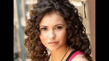 Nina Dobrev за реклама на група