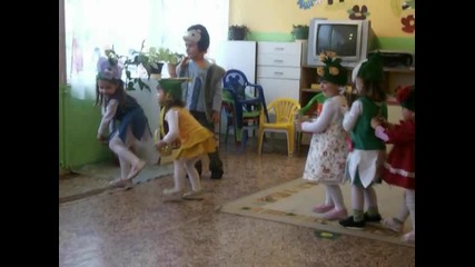 aksu i eda v detskata gradina