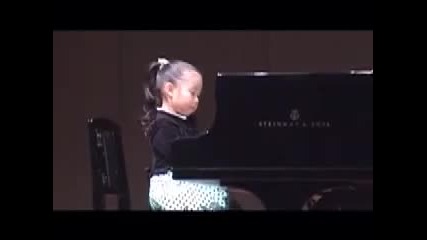 pianist (5 year old Japanese girl)_bach Gigue